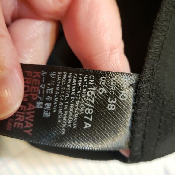 TopShop Sleeveless Black Romper NWOT - Picture 11 of 11